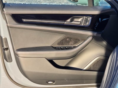 2025 Porsche Panamera 4