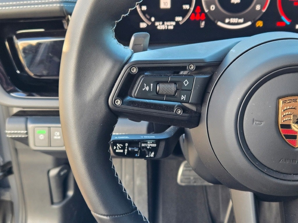 2025 Porsche Panamera 4