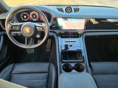 2025 Porsche Panamera 4