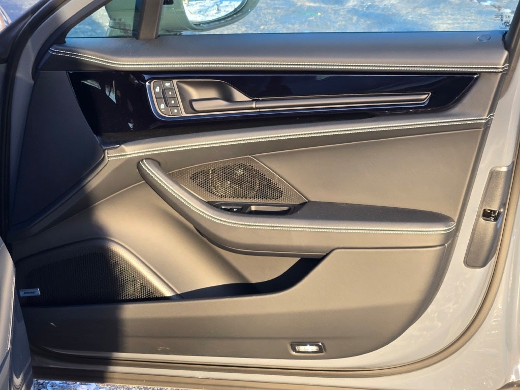 2025 Porsche Panamera 4