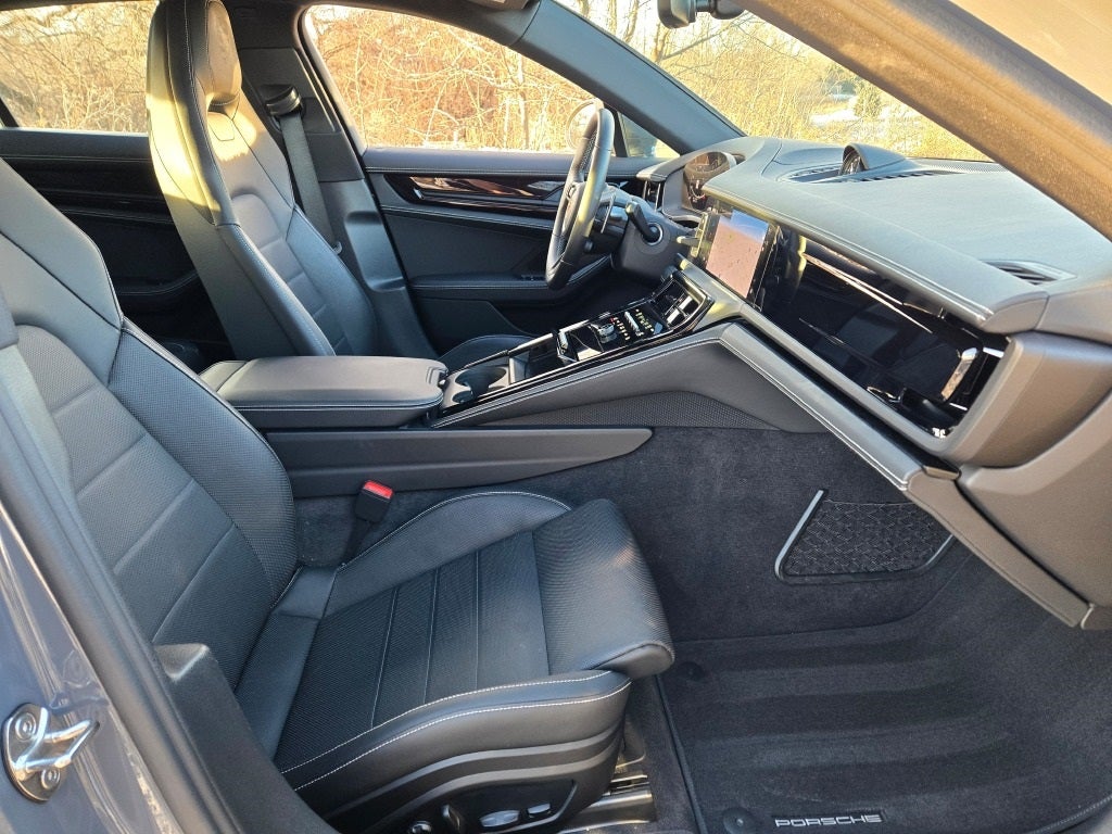 2025 Porsche Panamera 4