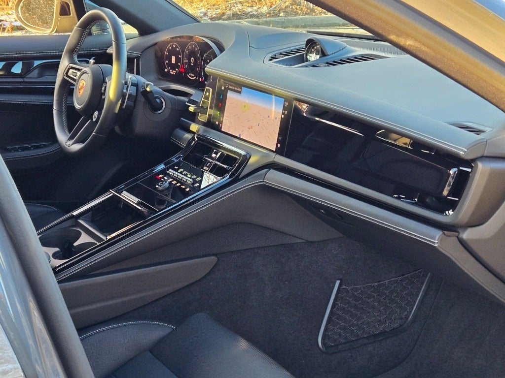 2025 Porsche Panamera 4