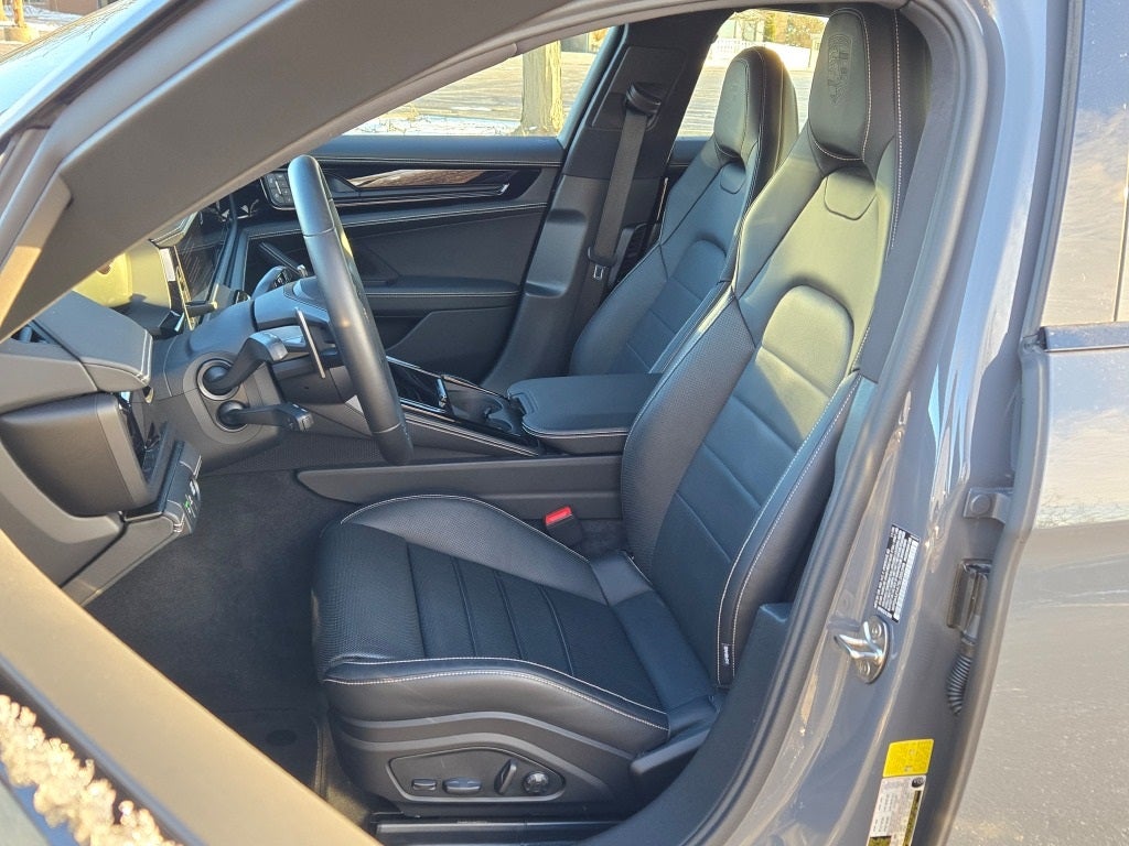 2025 Porsche Panamera 4