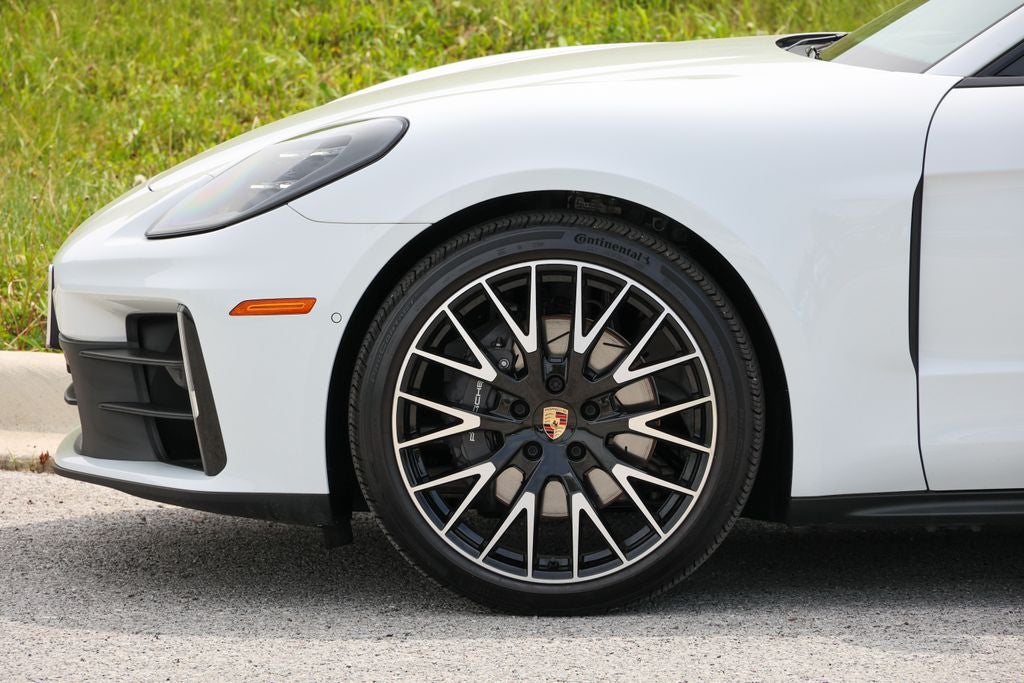 2025 Porsche Panamera 4