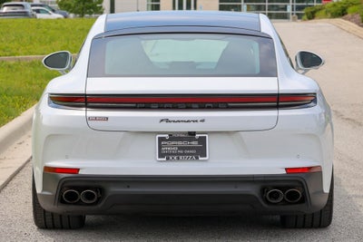 2025 Porsche Panamera 4