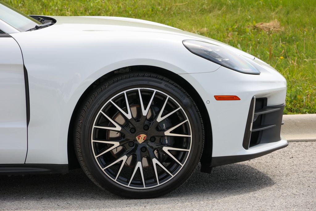 2025 Porsche Panamera 4