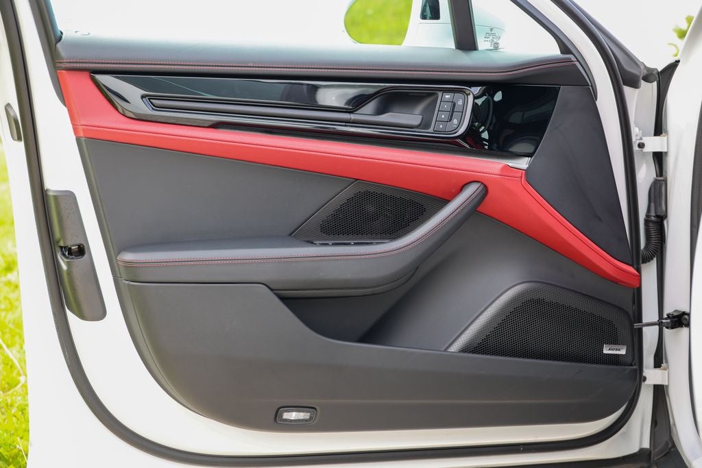2025 Porsche Panamera 4