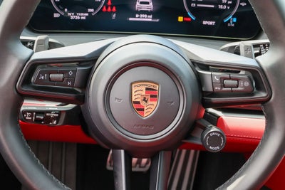 2025 Porsche Panamera 4