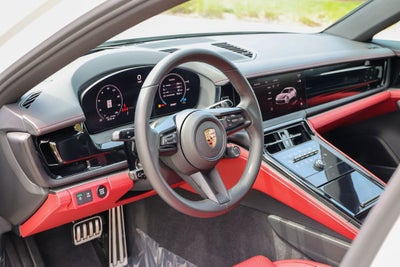 2025 Porsche Panamera 4