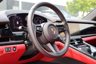 2025 Porsche Panamera 4