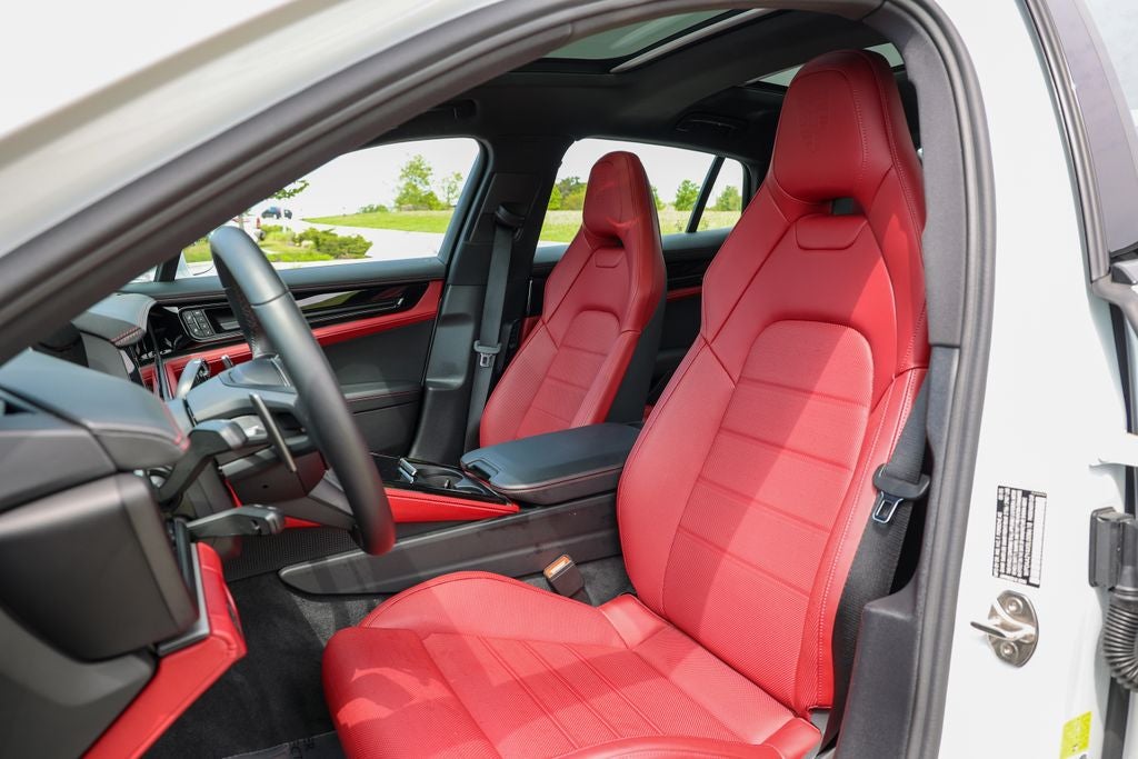 2025 Porsche Panamera 4