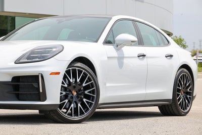2025 Porsche Panamera 4
