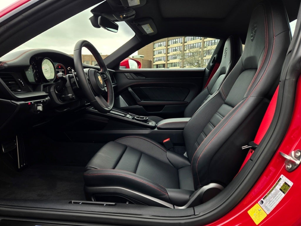 2024 Porsche 911 Carrera 4 GTS