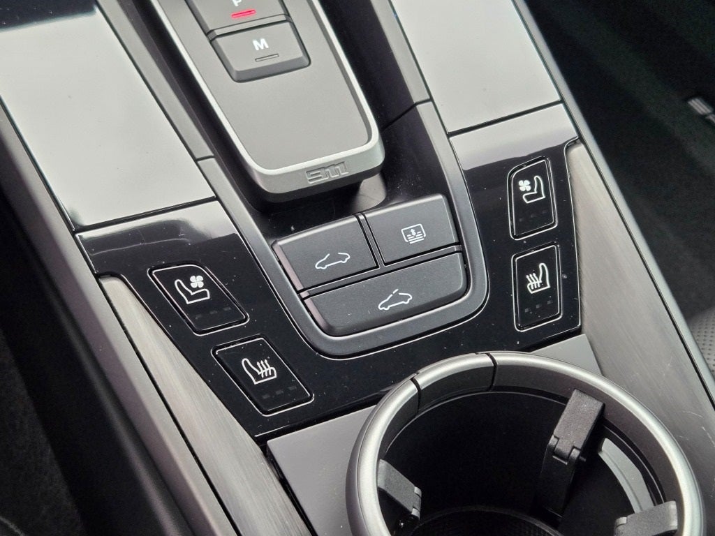 2024 Porsche 911 Carrera 4 GTS