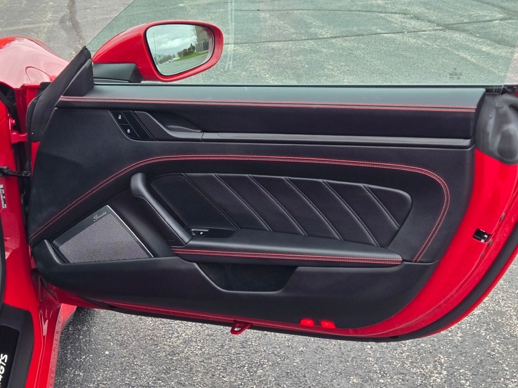 2024 Porsche 911 Carrera 4 GTS