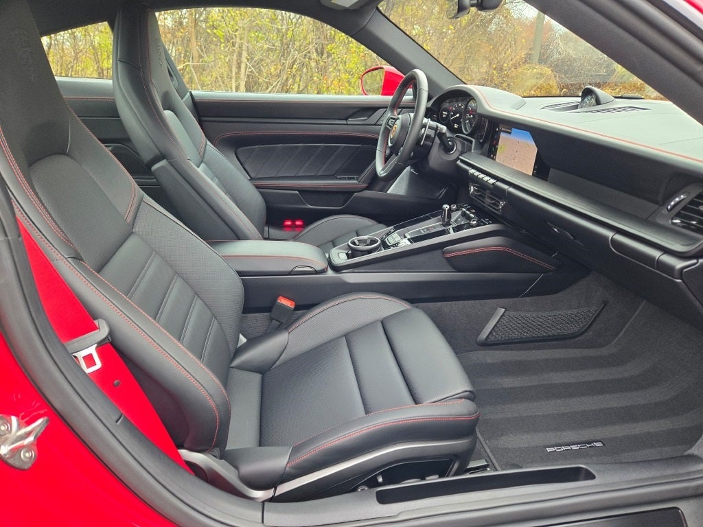 2024 Porsche 911 Carrera 4 GTS