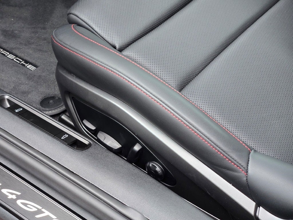 2024 Porsche 911 Carrera 4 GTS