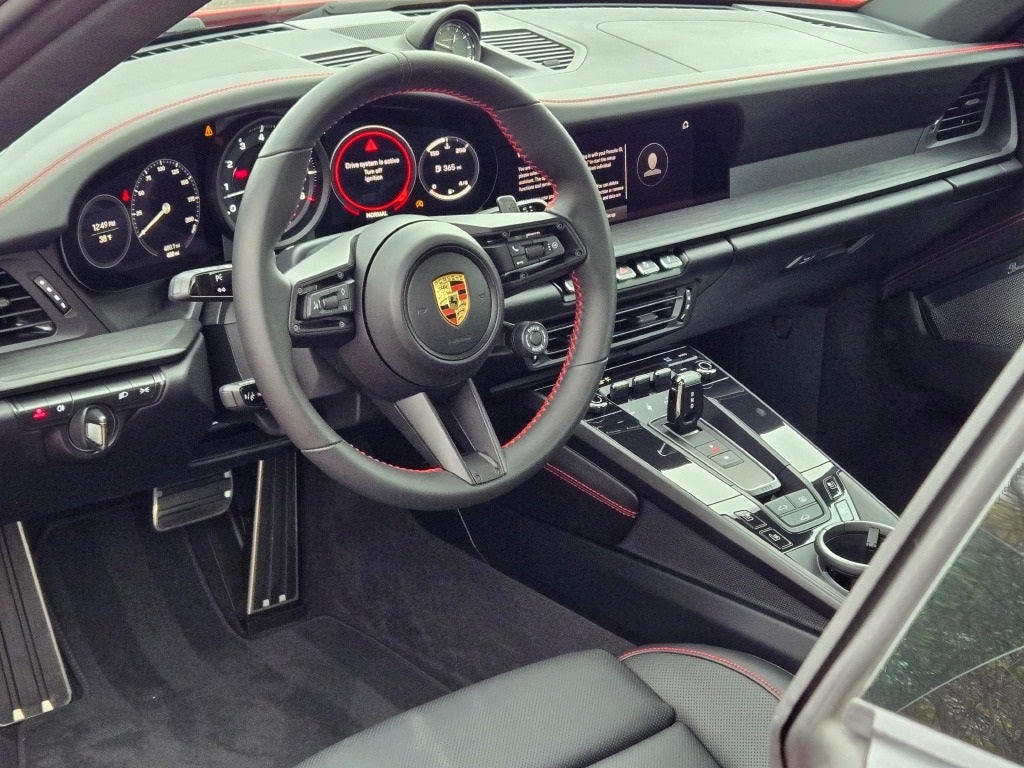 2024 Porsche 911 Carrera 4 GTS