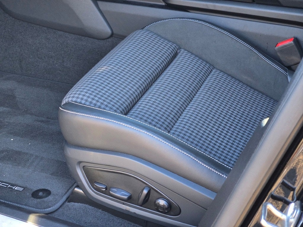 2025 Porsche Taycan 4S