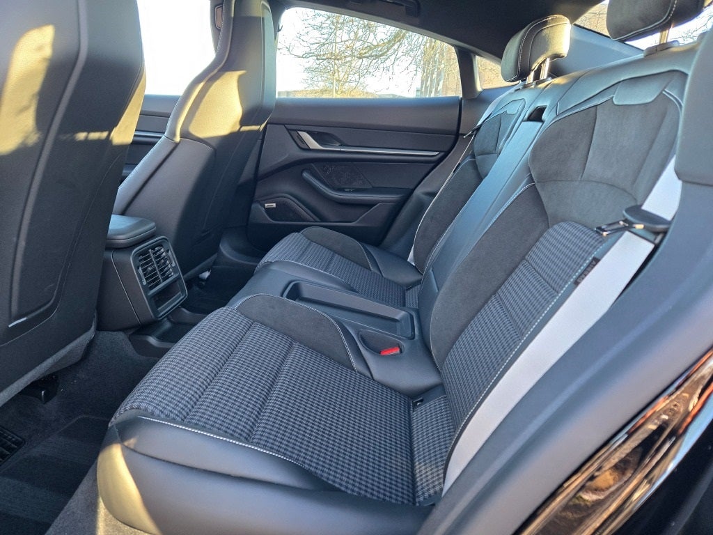 2025 Porsche Taycan 4S