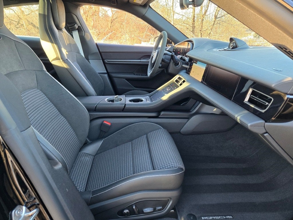 2025 Porsche Taycan 4S