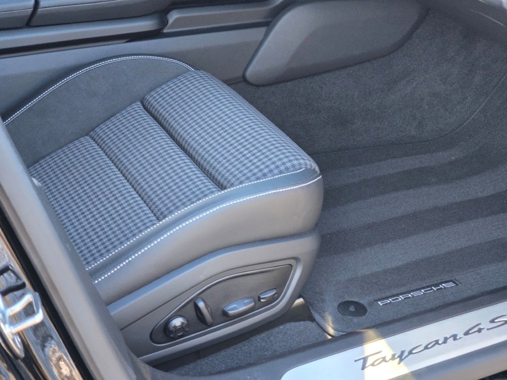 2025 Porsche Taycan 4S