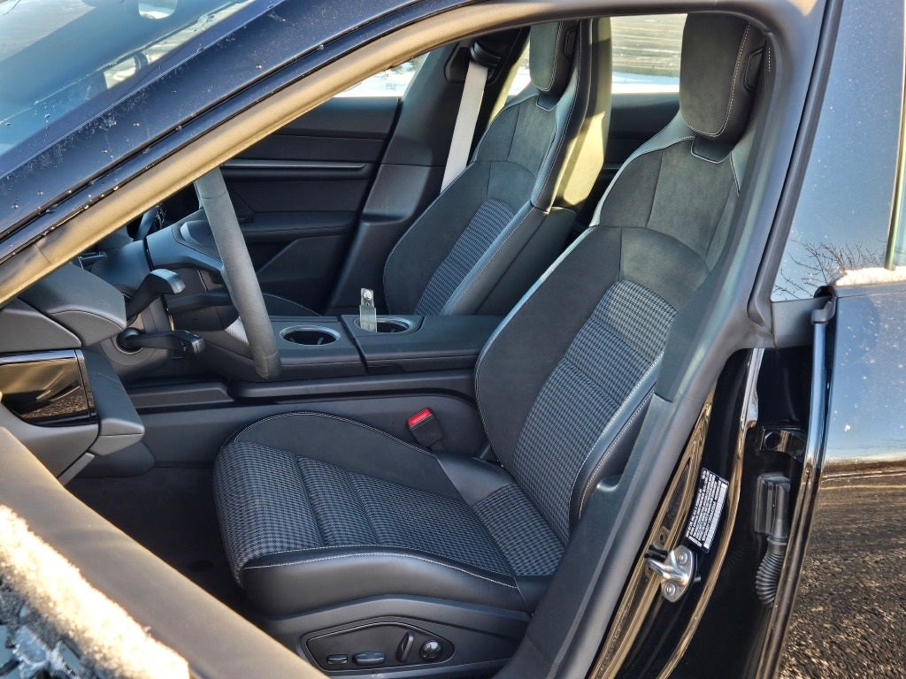 2025 Porsche Taycan 4S