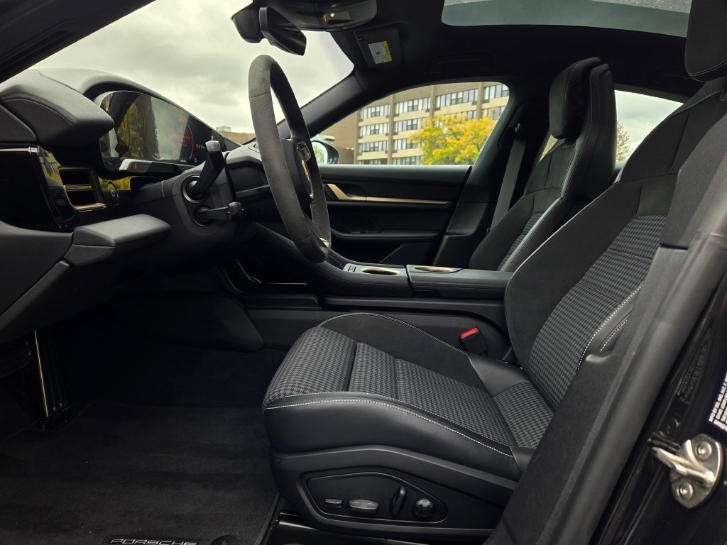 2025 Porsche Taycan 4S