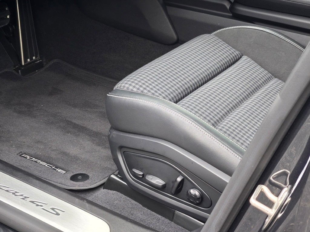 2025 Porsche Taycan 4S