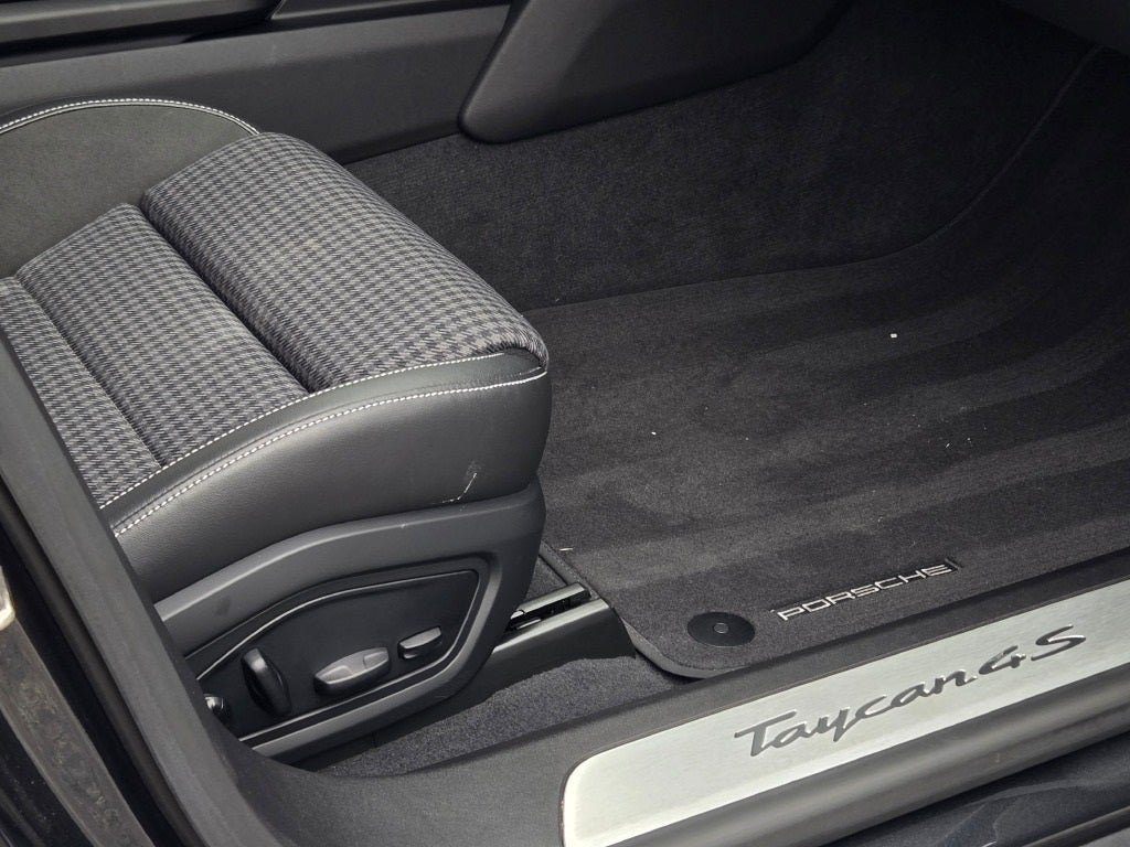 2025 Porsche Taycan 4S