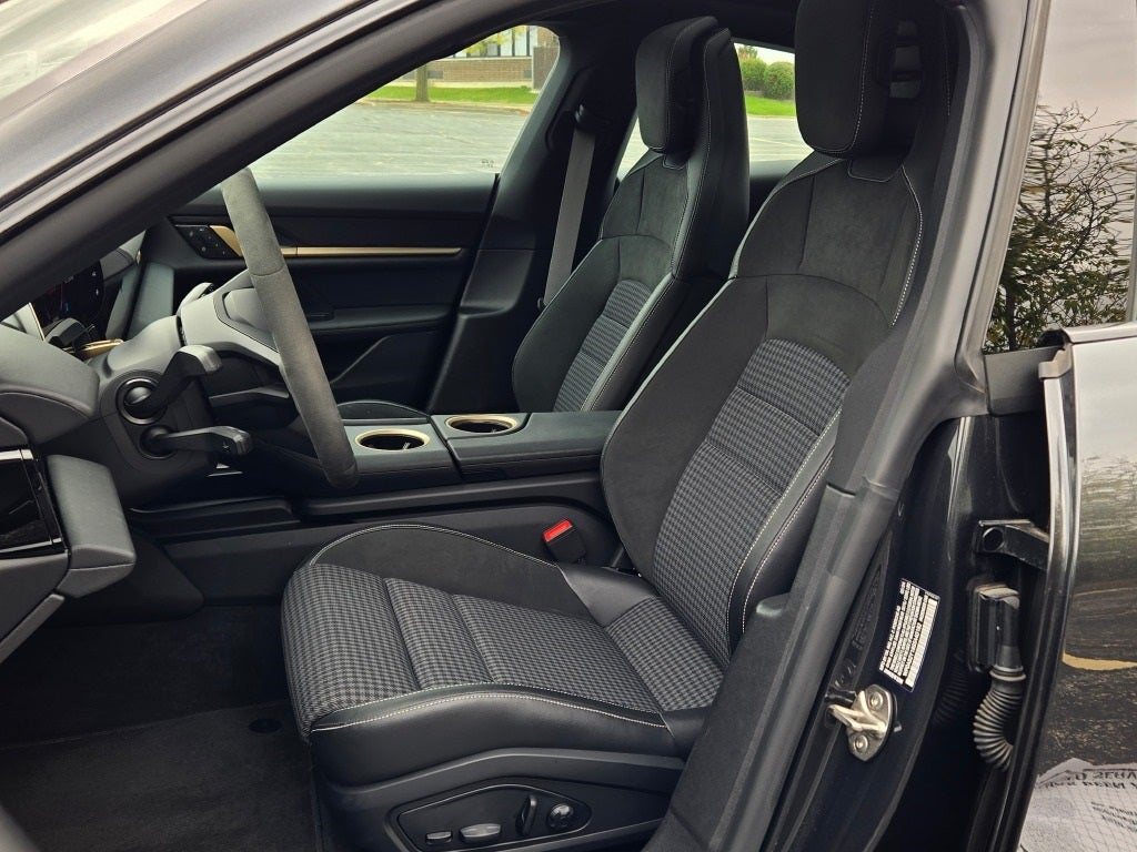 2025 Porsche Taycan 4S