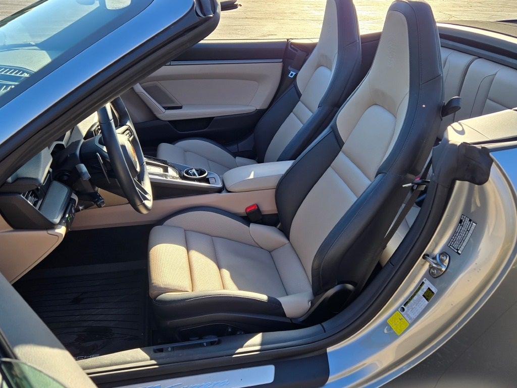 2025 Porsche 911 Base