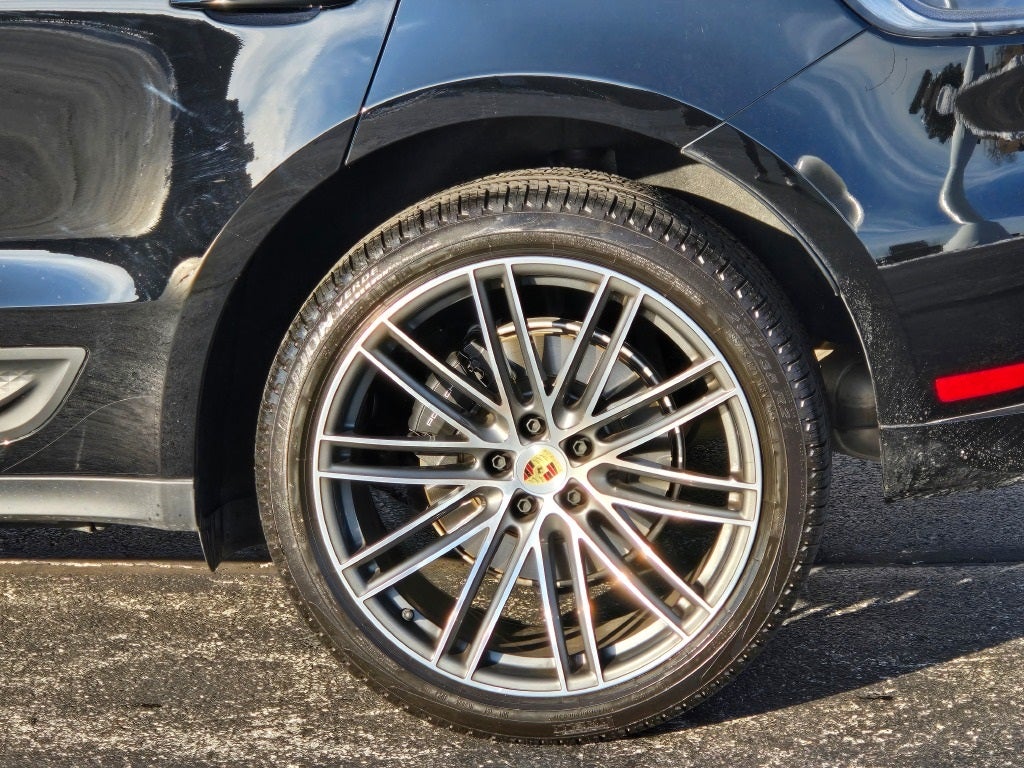 2025 Porsche Macan Base