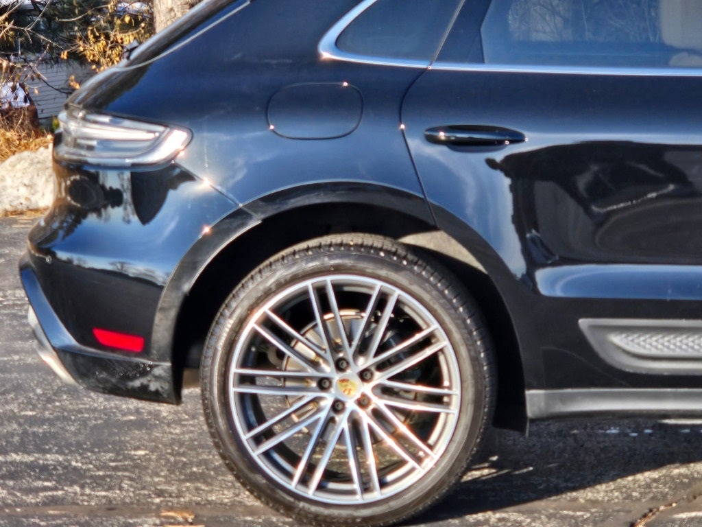 2025 Porsche Macan Base