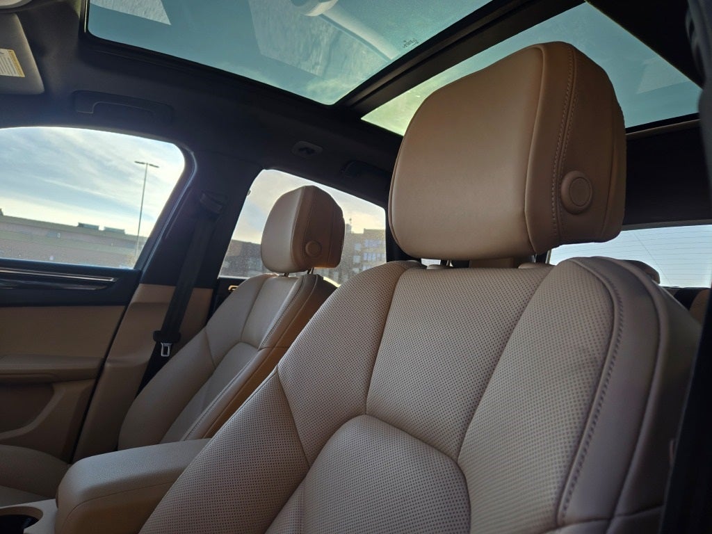 2025 Porsche Macan Base