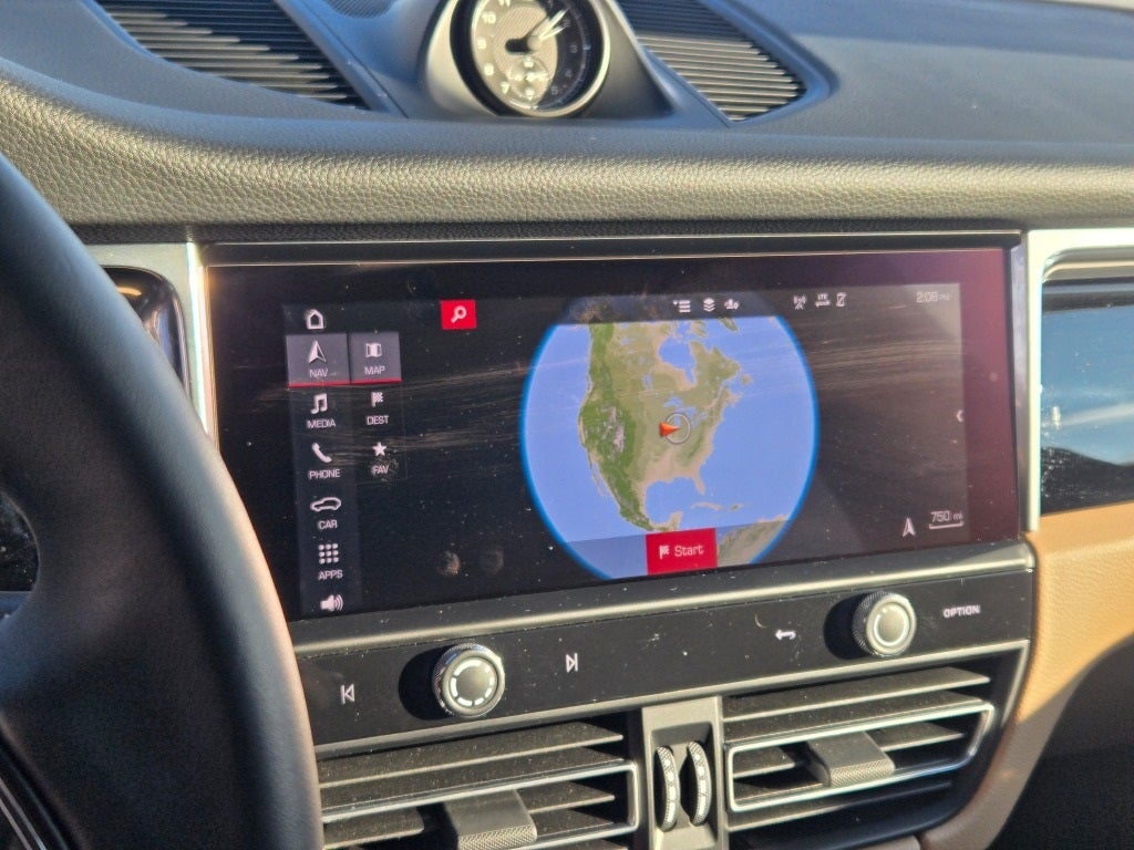 2025 Porsche Macan Base