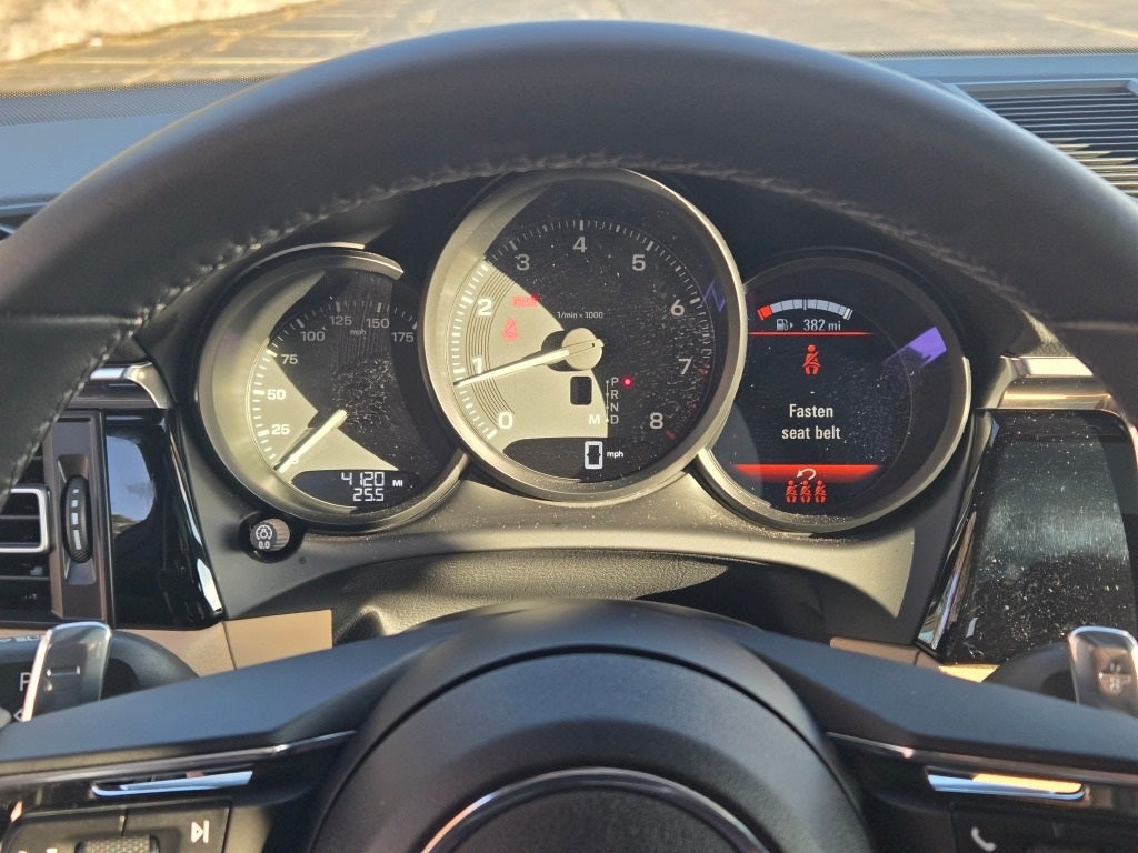 2025 Porsche Macan Base