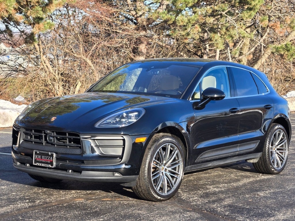 2025 Porsche Macan Base