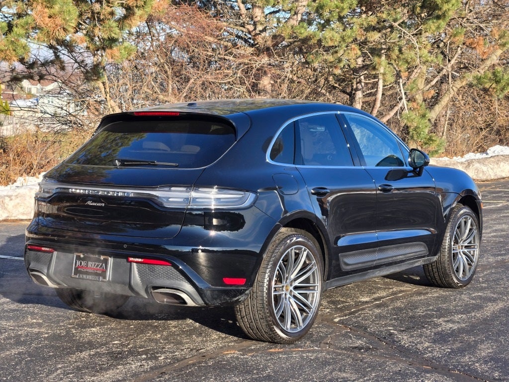2025 Porsche Macan Base