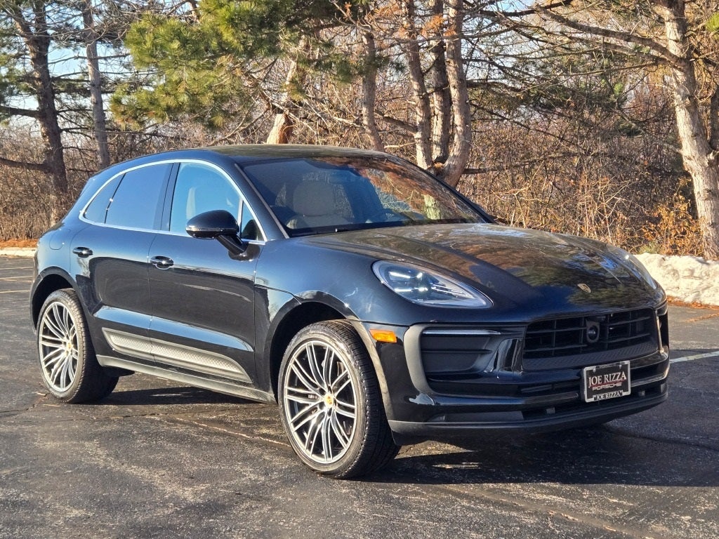 2025 Porsche Macan Base