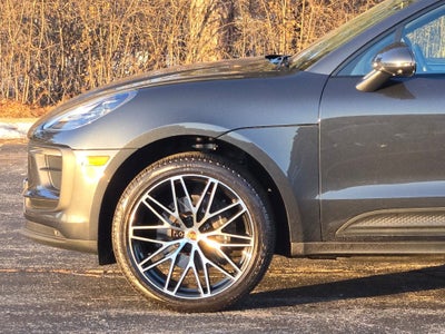 2025 Porsche Macan Base