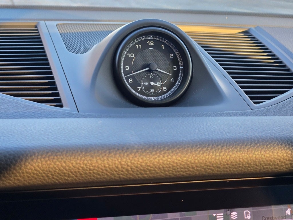 2025 Porsche Macan Base