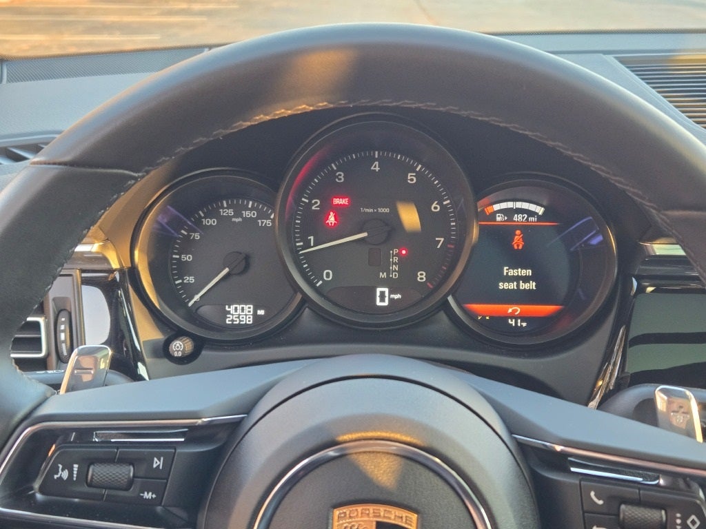 2025 Porsche Macan Base