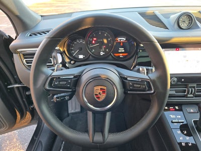 2025 Porsche Macan Base
