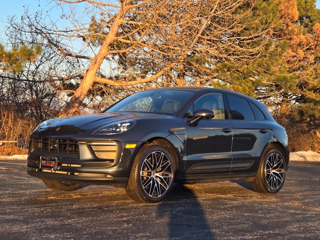 2025 Porsche Macan Base
