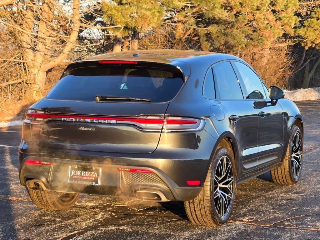 2025 Porsche Macan Base