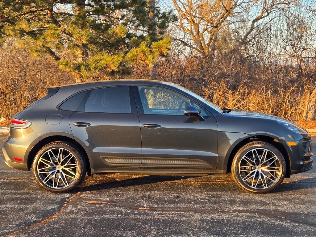 2025 Porsche Macan Base
