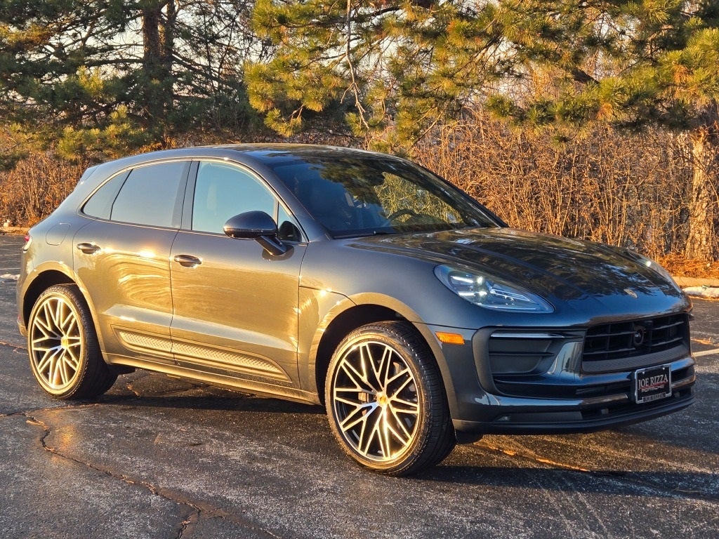 2025 Porsche Macan Base