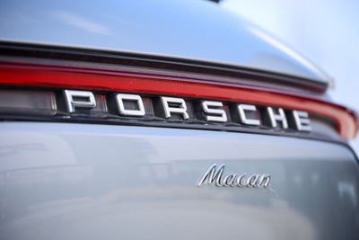 2025 Porsche Macan Base