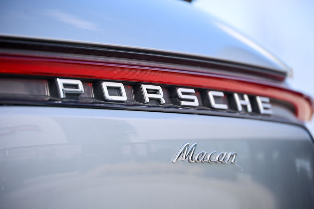2025 Porsche Macan Base